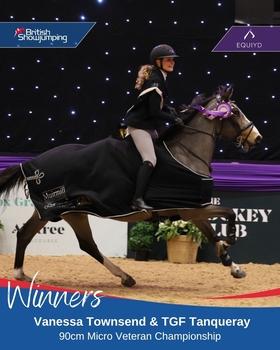 Vanessa Townsend lifts the Micro Veteran Championship with TGF Tanqueray